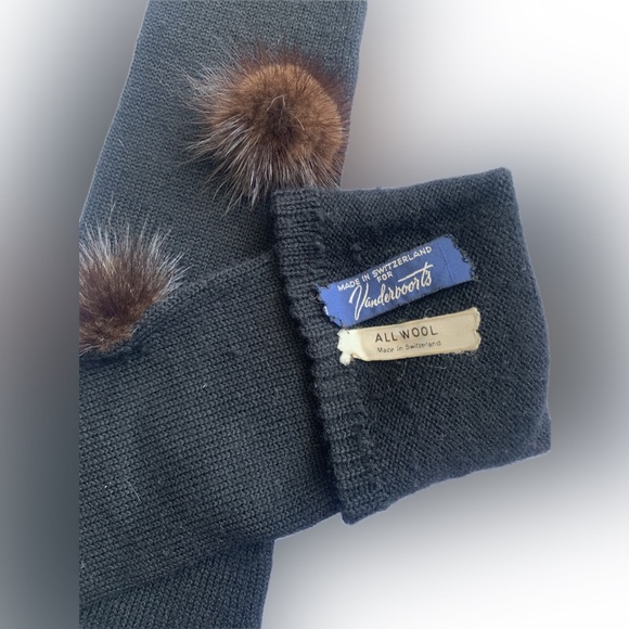 Vintage Ladies long wool Gloves with fur Pom, medium size, 17 inches - Picture 2 of 7